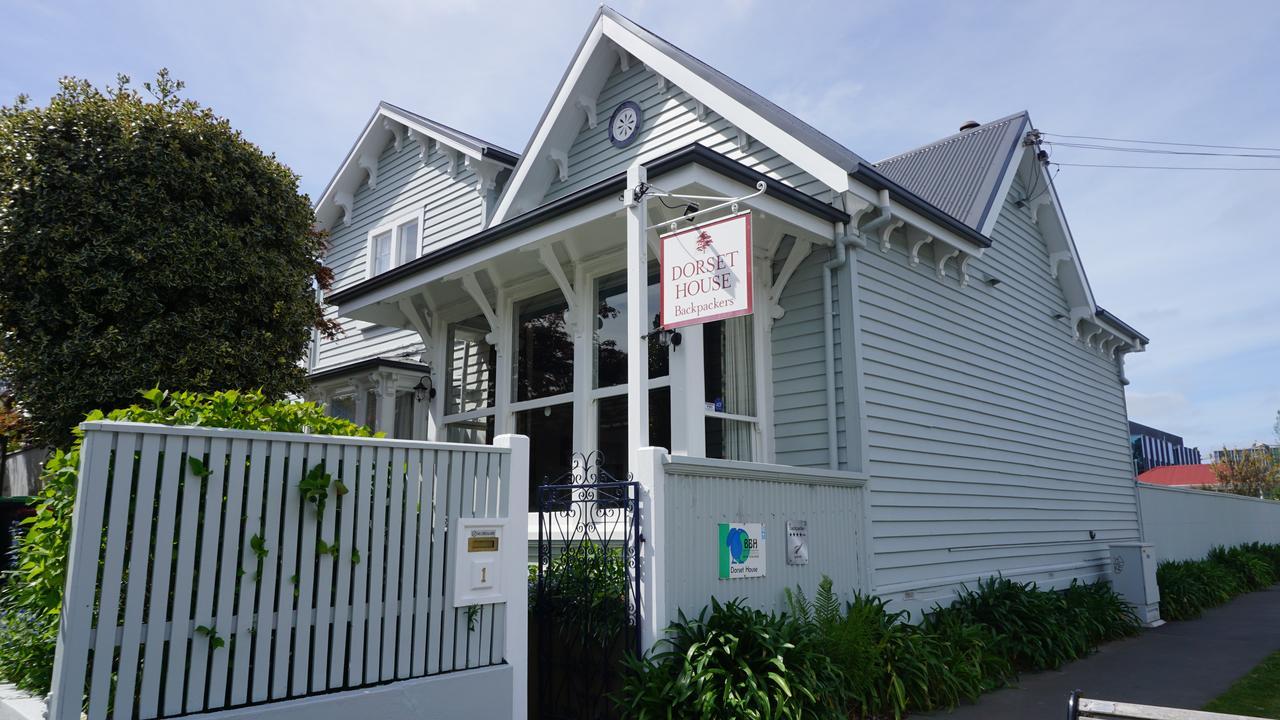 Dorset House Backpackers Hostel ไครสต์เชิร์ช ภายนอก รูปภาพ