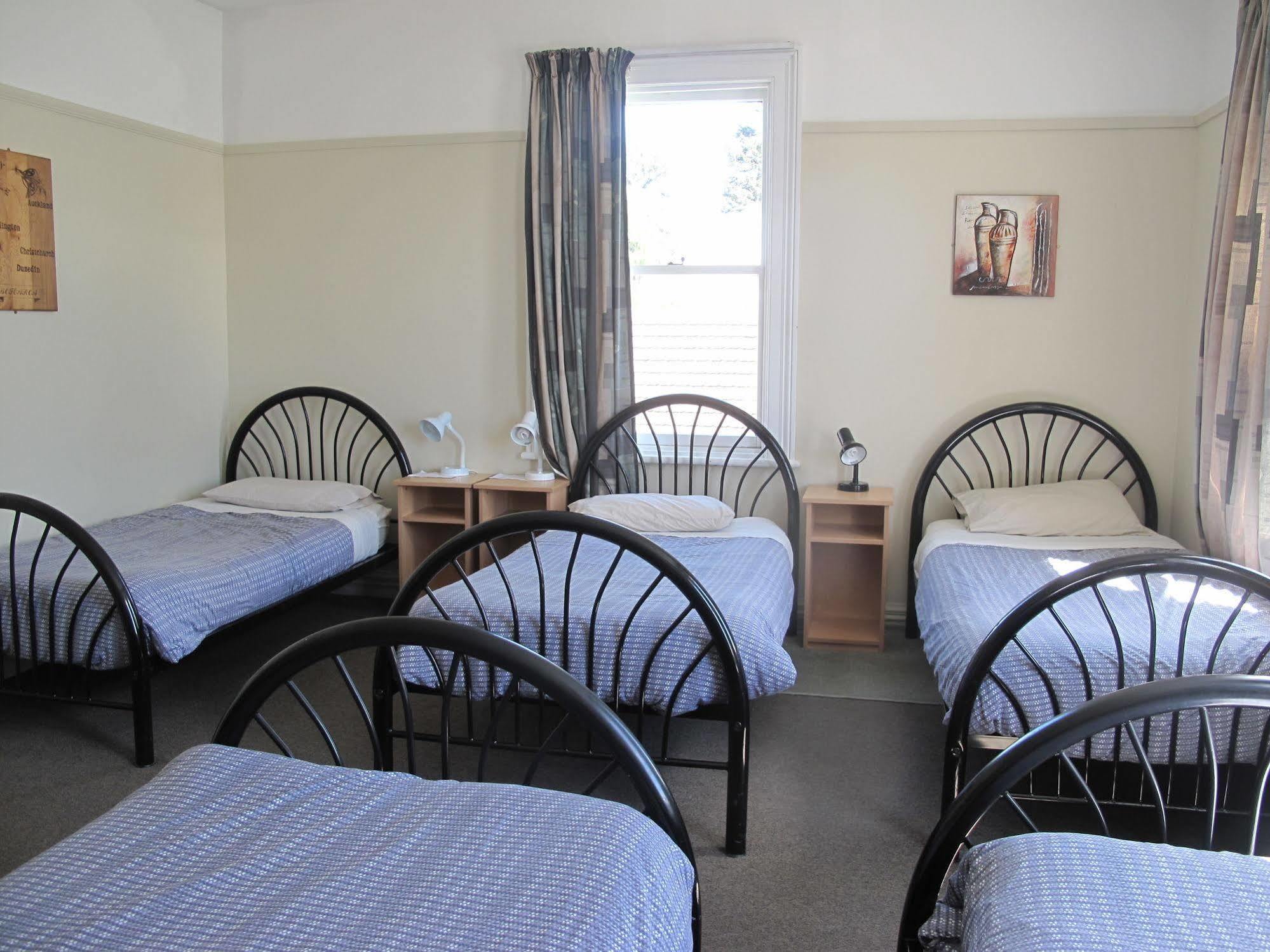 Dorset House Backpackers Hostel ไครสต์เชิร์ช ภายนอก รูปภาพ