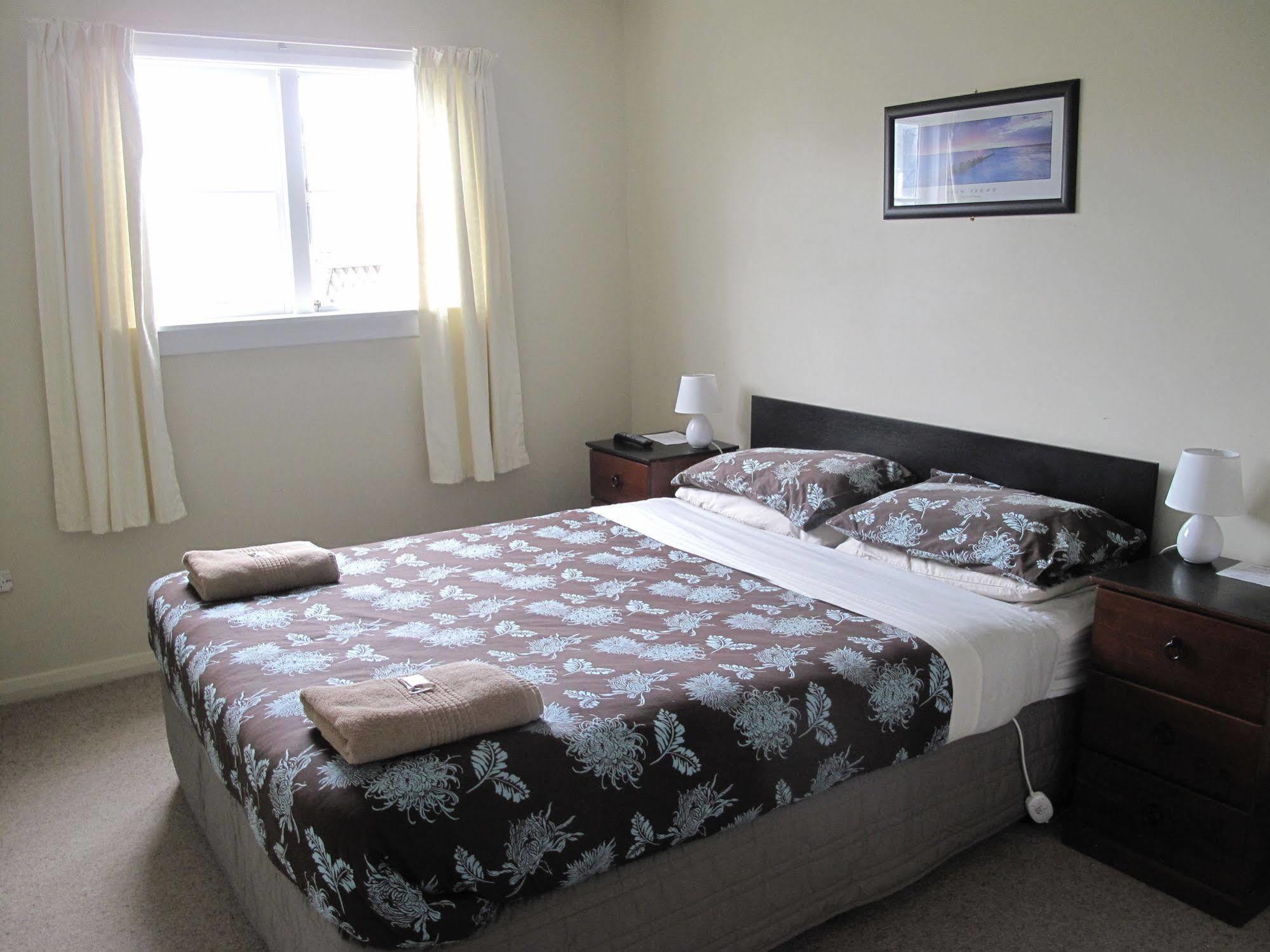 Dorset House Backpackers Hostel ไครสต์เชิร์ช ภายนอก รูปภาพ