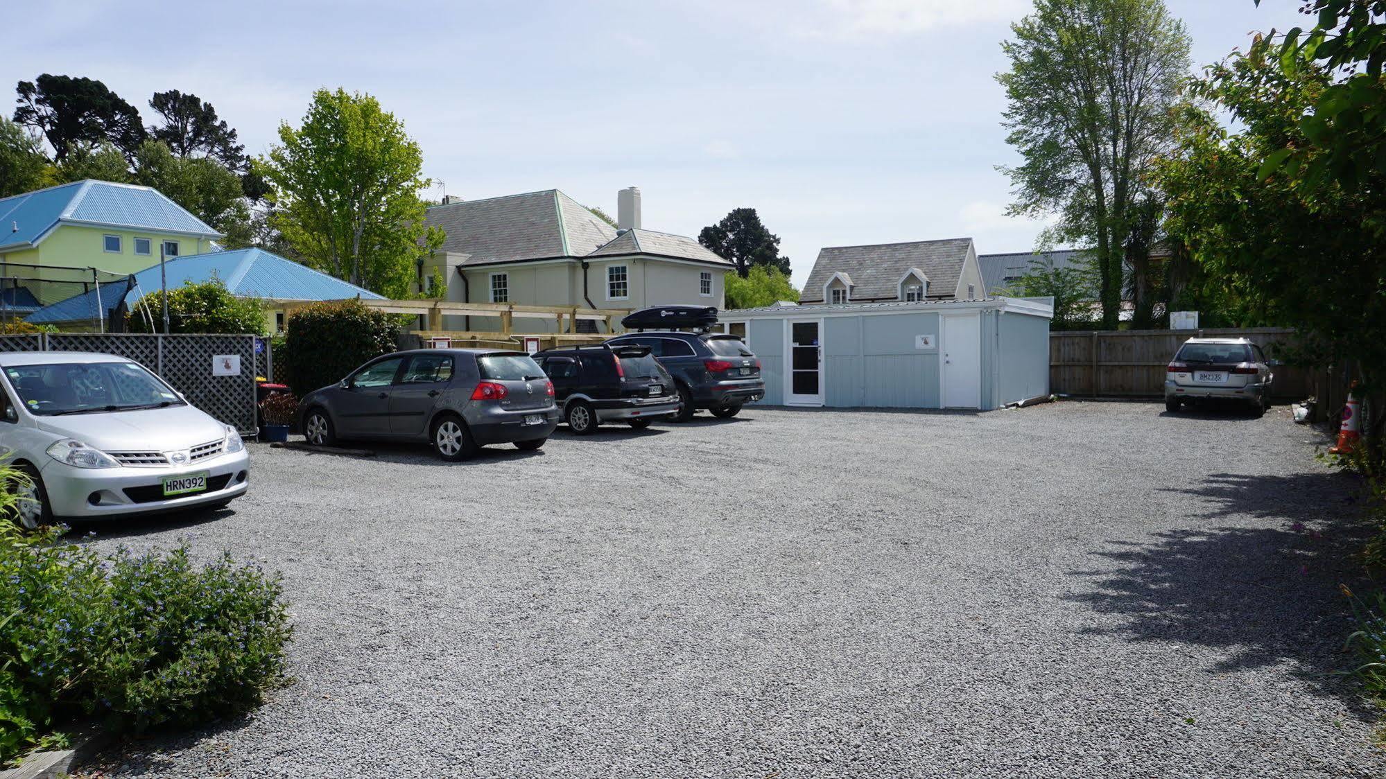 Dorset House Backpackers Hostel ไครสต์เชิร์ช ภายนอก รูปภาพ
