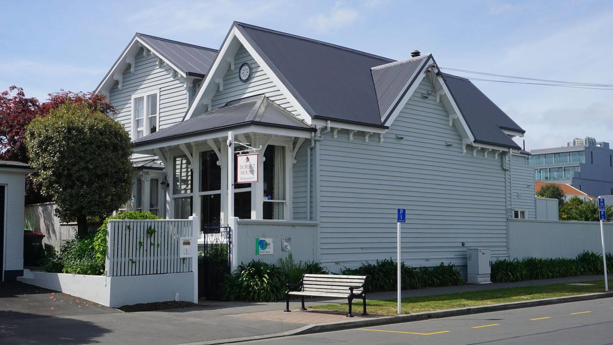 Dorset House Backpackers Hostel ไครสต์เชิร์ช ภายนอก รูปภาพ