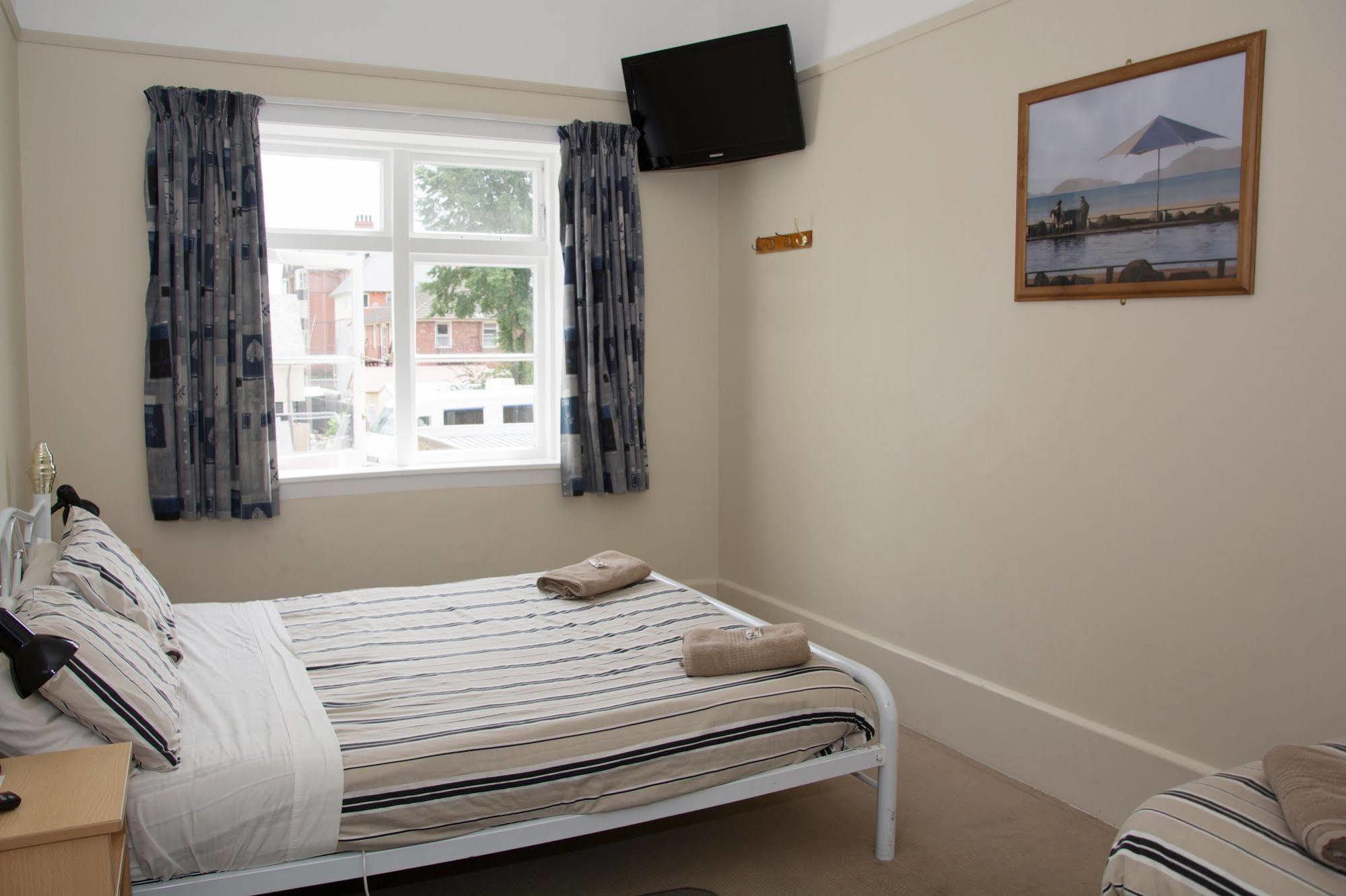 Dorset House Backpackers Hostel ไครสต์เชิร์ช ภายนอก รูปภาพ