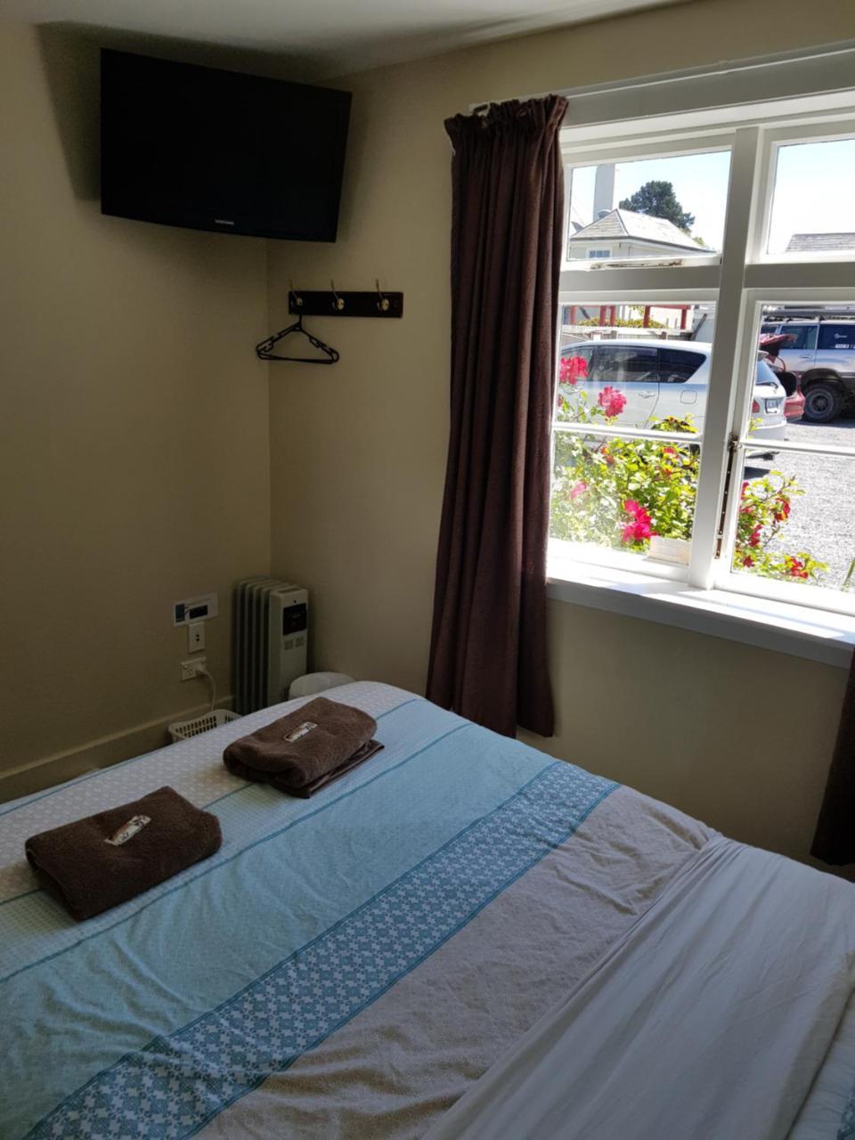 Dorset House Backpackers Hostel ไครสต์เชิร์ช ภายนอก รูปภาพ