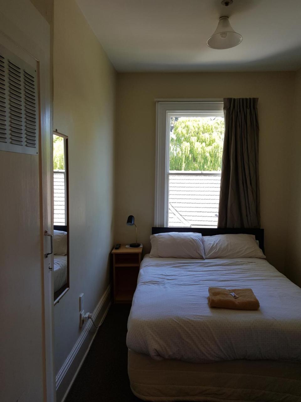 Dorset House Backpackers Hostel ไครสต์เชิร์ช ภายนอก รูปภาพ