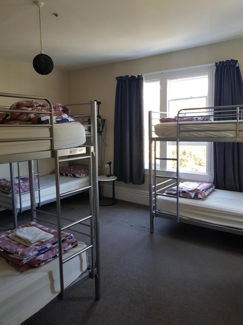 Dorset House Backpackers Hostel ไครสต์เชิร์ช ภายนอก รูปภาพ